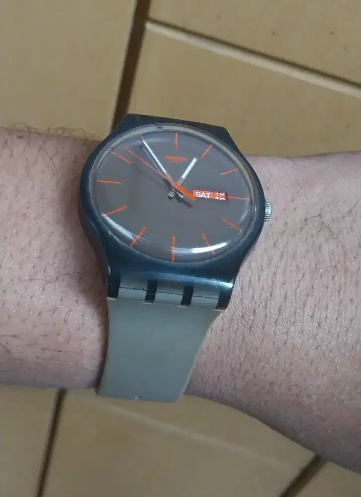 Jam tangan swatch second