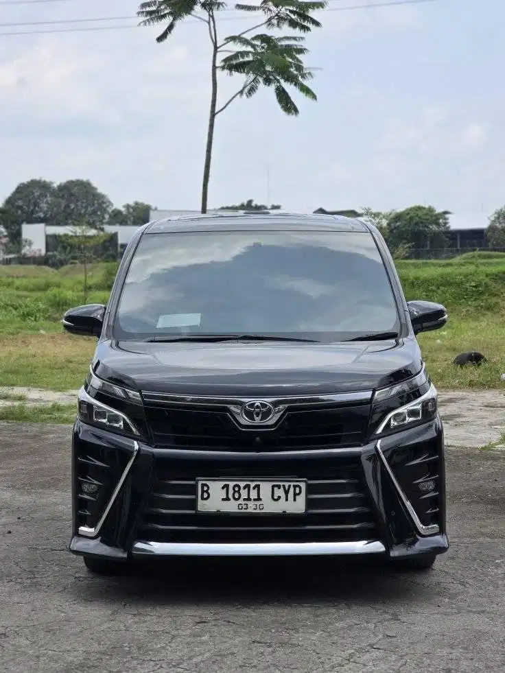 Toyota Voxy 2.0 AT. 2020. Tgn1. Istimewa.