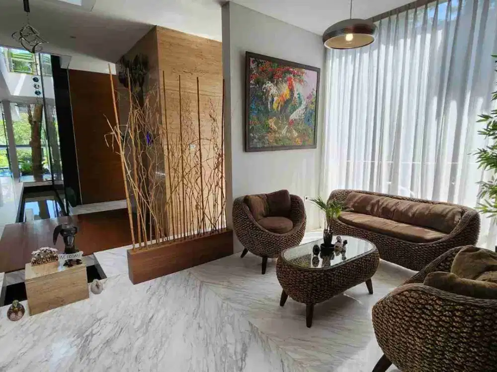 Rumah Hook , Swimming pool. luas 330.shm.