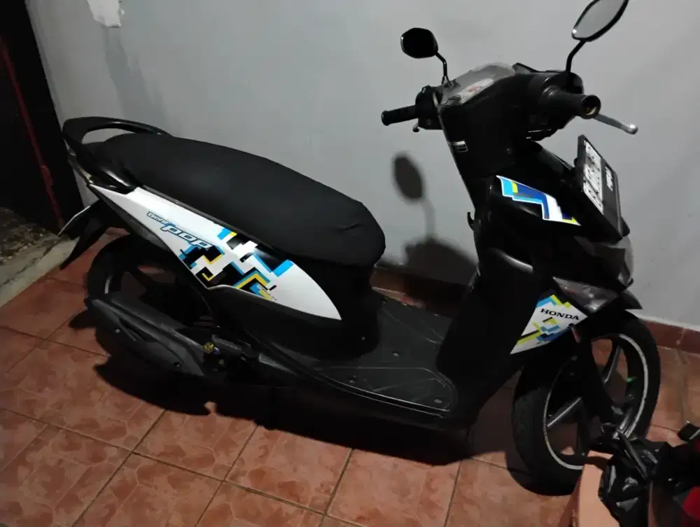 Honda Beat Pop ESP 2016 HitamPutih SS Lengkap Pajak Panjang April 2027