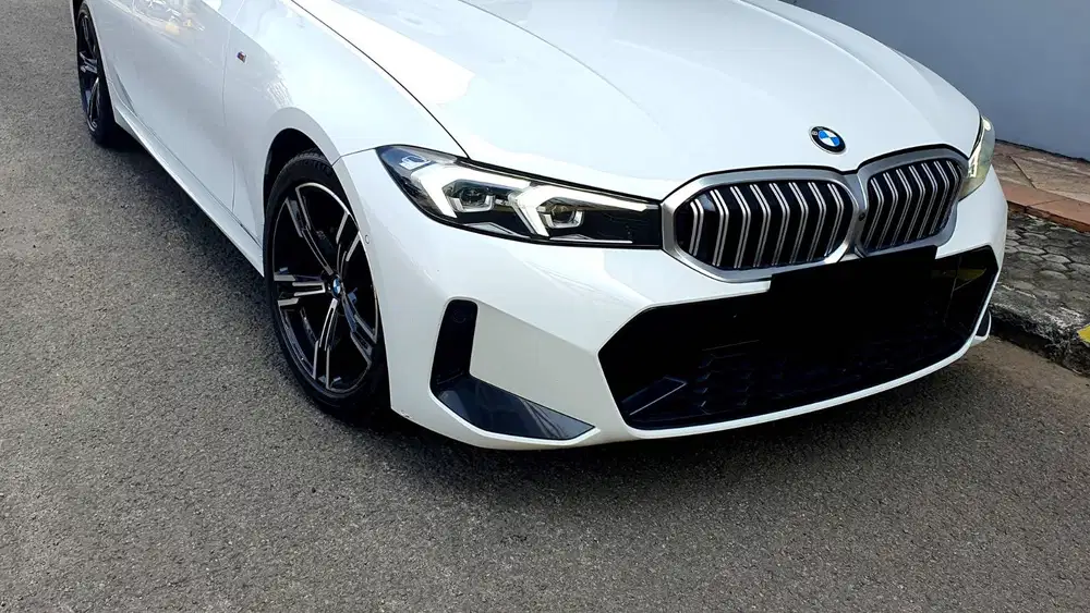 BMW 320i 320 i M Sport LCi G20 AT Putih Metalik 2024 Like New Garansi