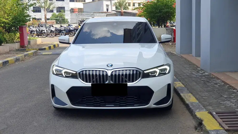 BMW 320i 320 i M Sport LCi G20 AT Putih Metalik 2024 Like New Garansi