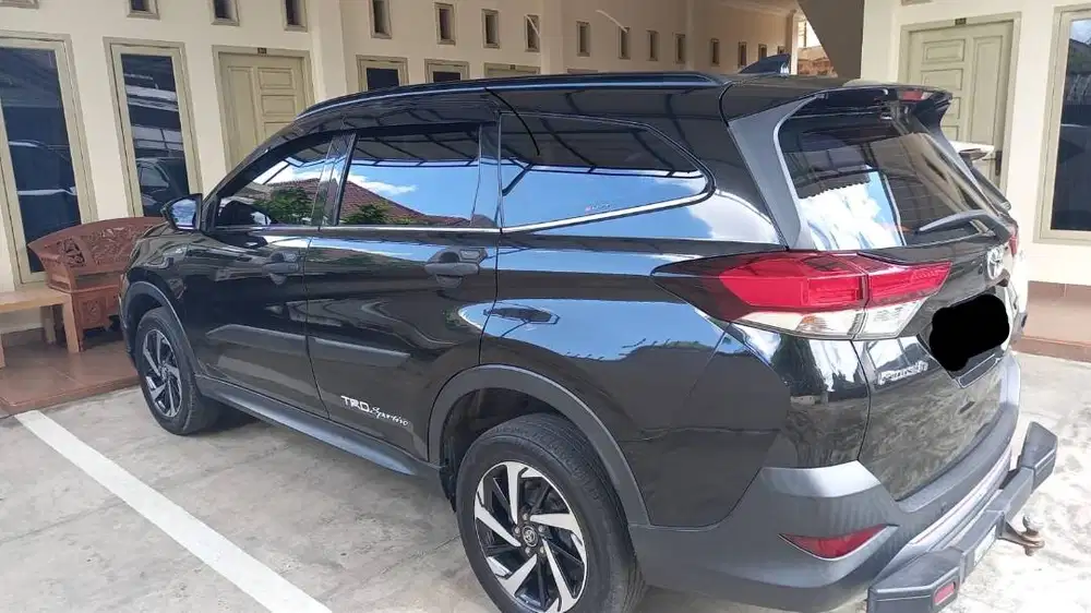 TOYOTA RUSH TRD SPORTIVO TAHUN 2019 TYPE G M/T 9 (TANGAN PERTAMA)