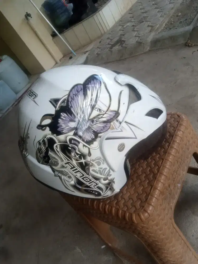Helm ianon masih mantap