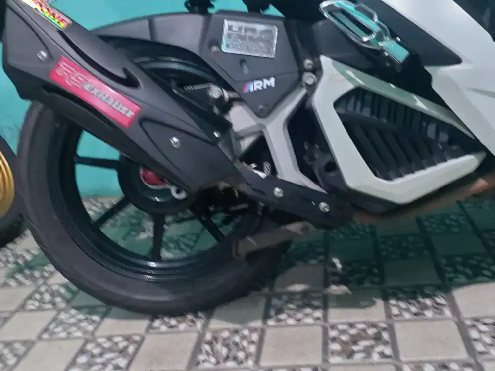 Kenalpot R9 original