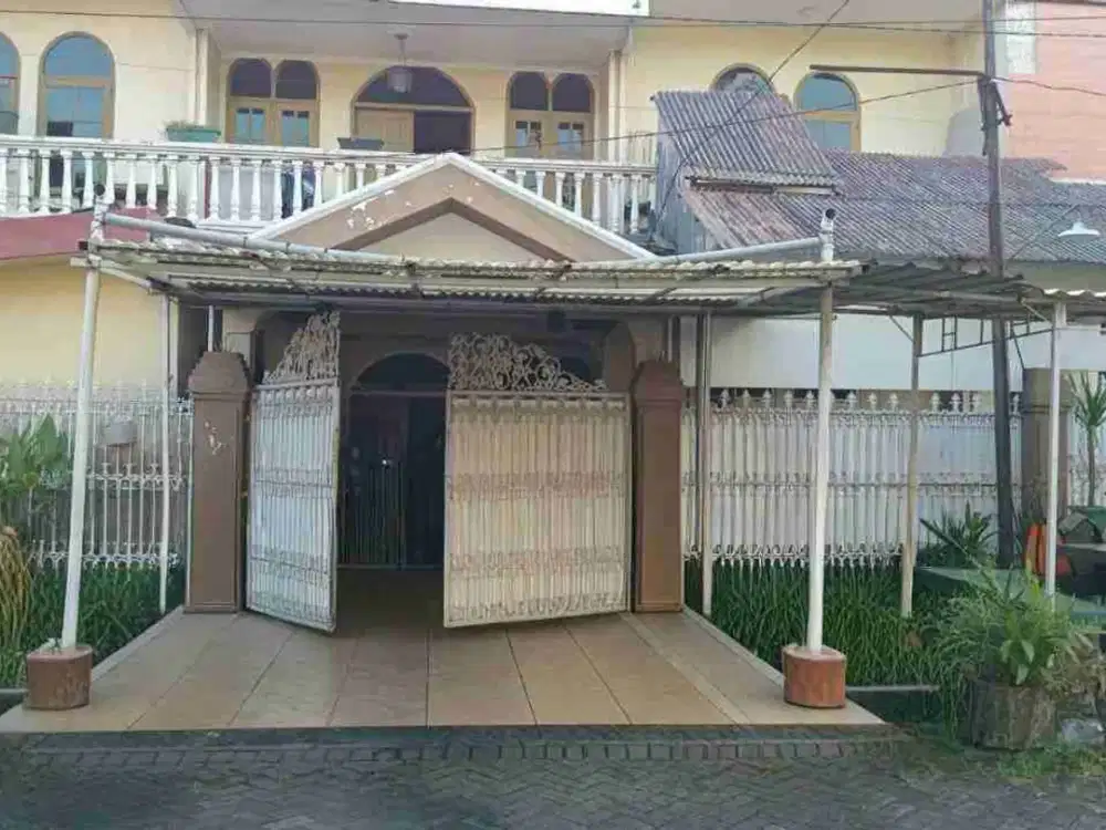 Dijual Rumah lama Ketintang dekat A.Yani