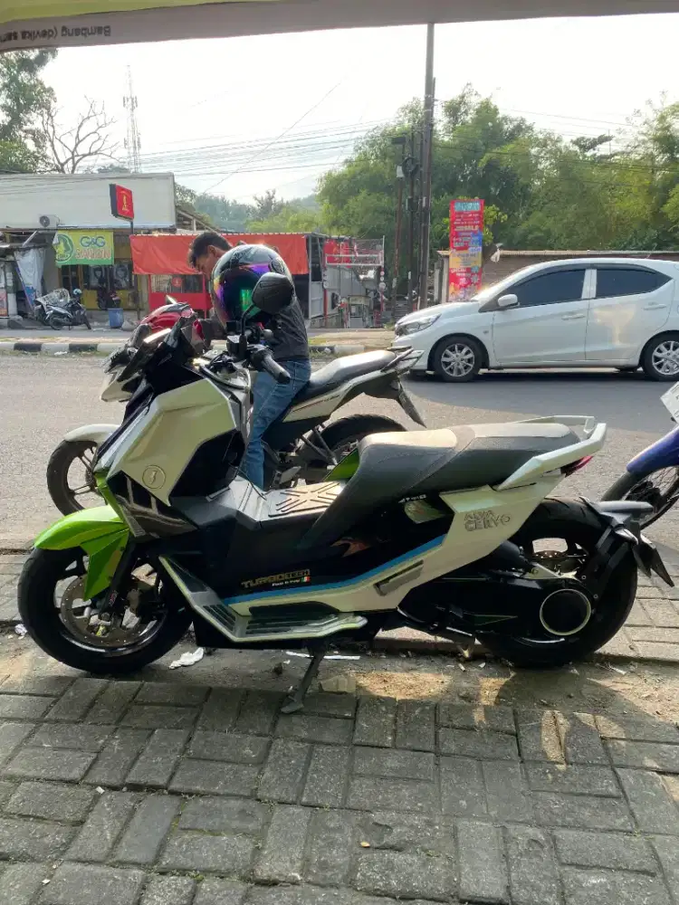 Dijual ALVA CERVO 2024 Akhir, Kilometer baru 8ribu. Garansi msih Lama.