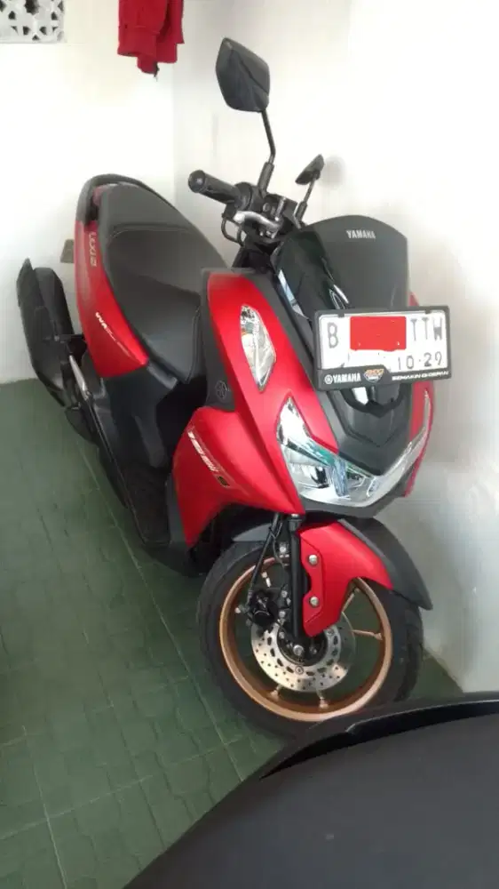 Sepeda motor yamaha lexi 115 s
