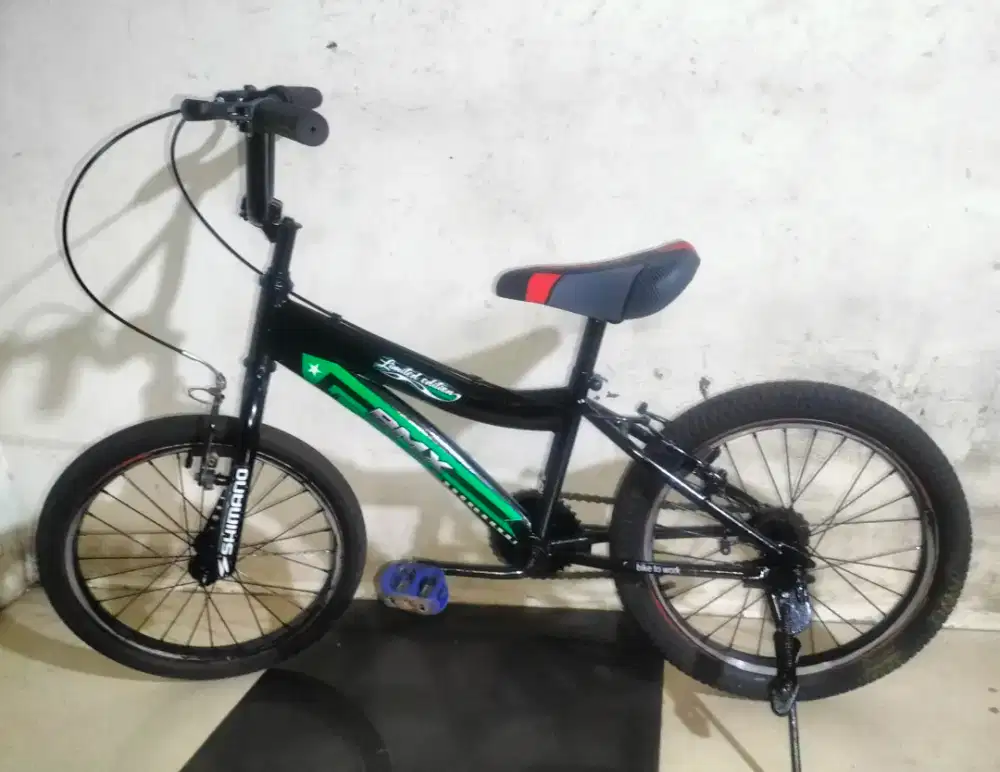 Sepeda BMX ukuran 18 kondisi normal untuk usia 6 7 8 9 tahun