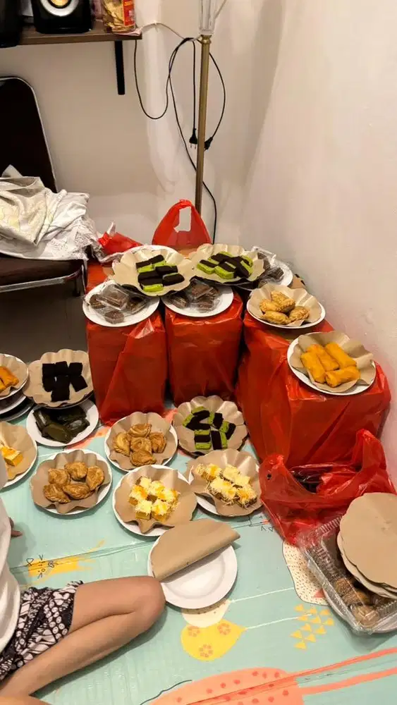 Dibutuhkan art menginap