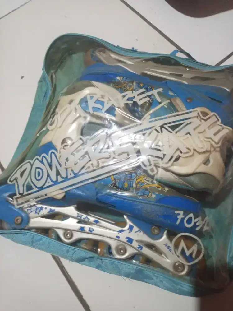 Sepatu roda anak