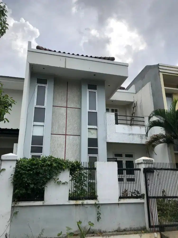 Dijual cepat rumah siap huni di taman villa meruya