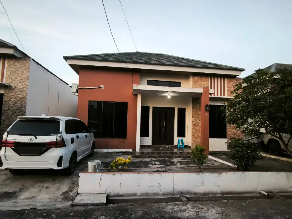 DISEWAKAN / DIKONTRAKAN RUMAH TIPE 60