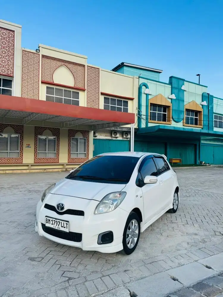 Yaris e 2012 metic super