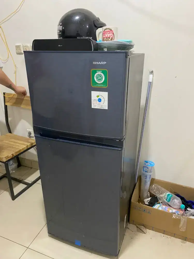 DIJUAL KULKAS SHARP 2 PINTU