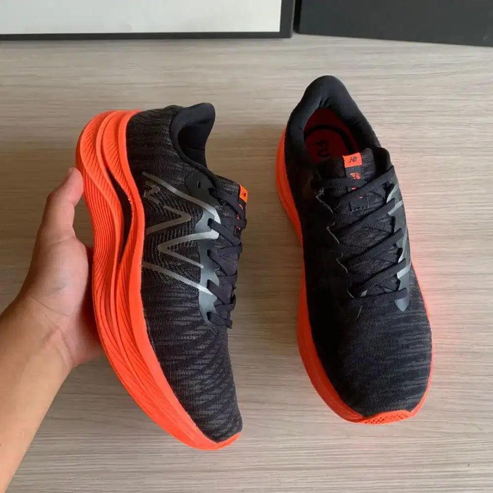 New Balance FuelCell Propel v4 sepatu running sport original 44
