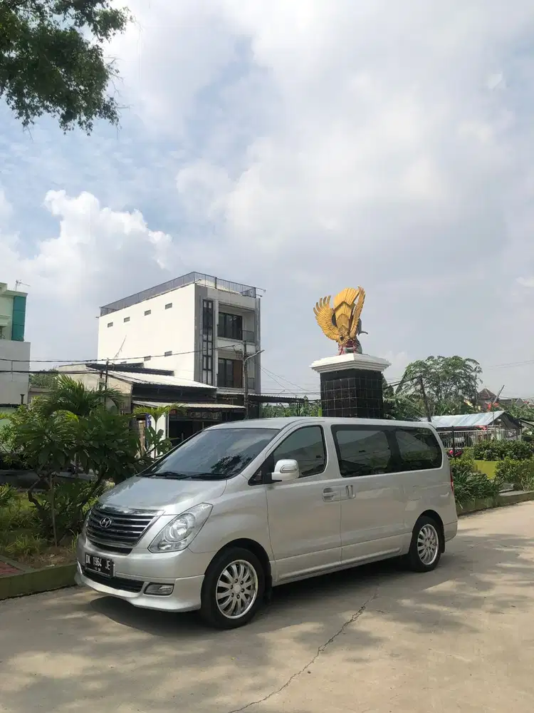 Hyundai H-1 2012 Bensin