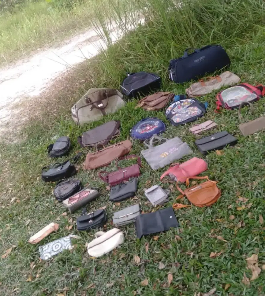Di jual semua model tas ,koper ,dompet dll wa dan hp murah meriah