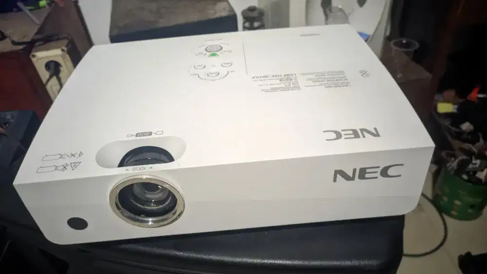 Proyektor NEC mc331x