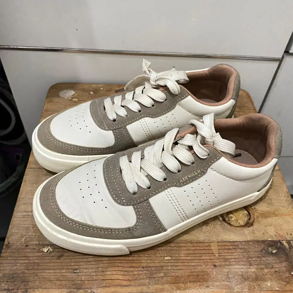Preloved Sepatu Airwalk Bosch