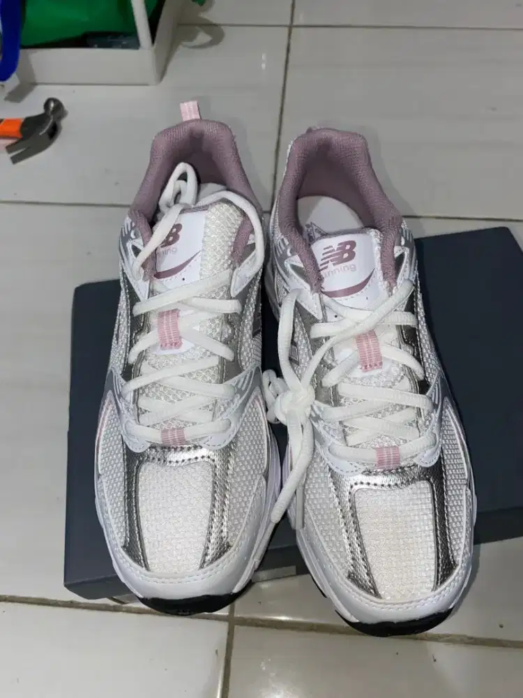 New Balance 530 Silver Pink