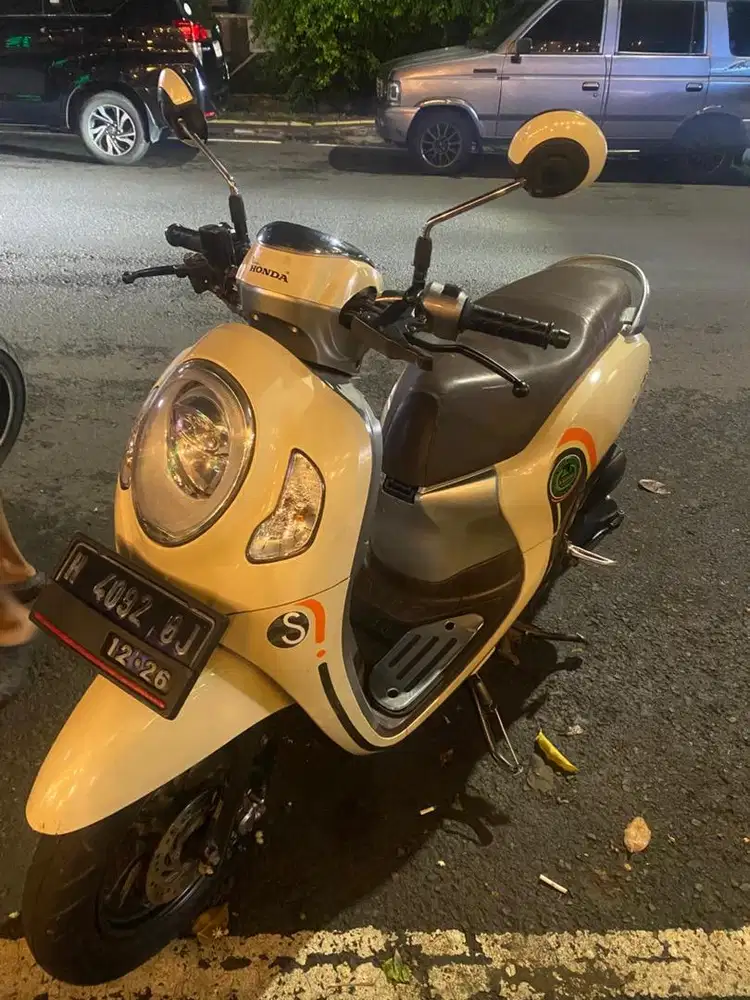 scoopy 2021 cream