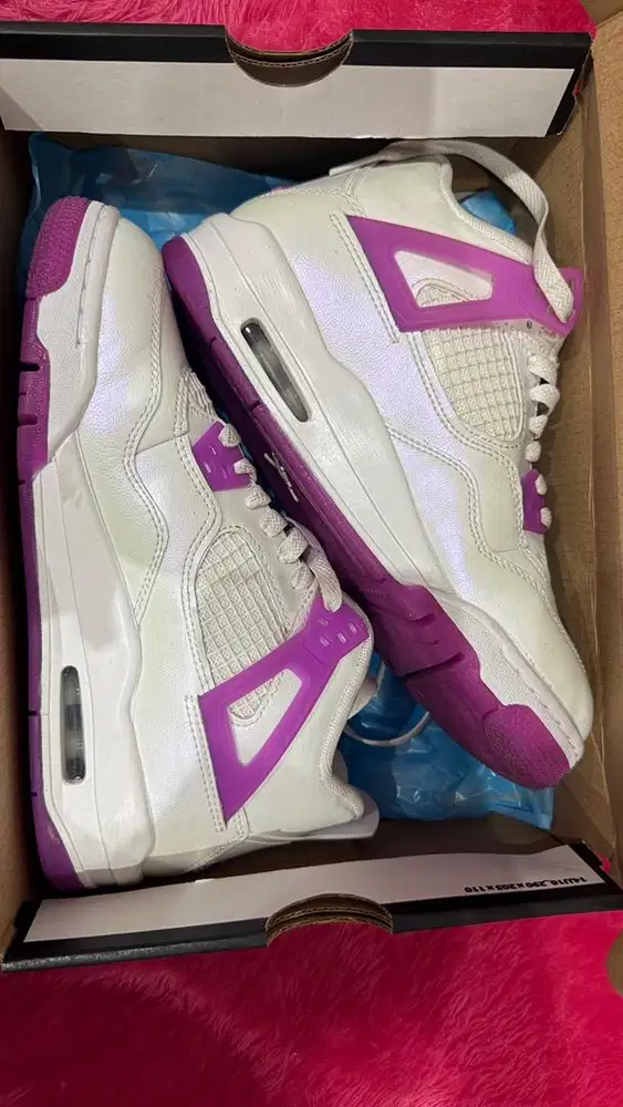 Sepatu woman air jordan 4 Retro