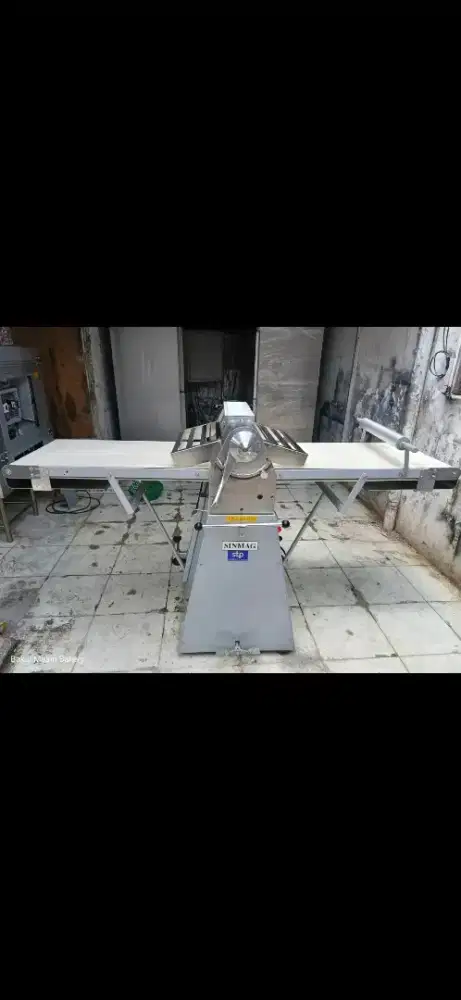 Mesin standing dough sheeter model SM-520 merk Sinmag Taiwan bagus