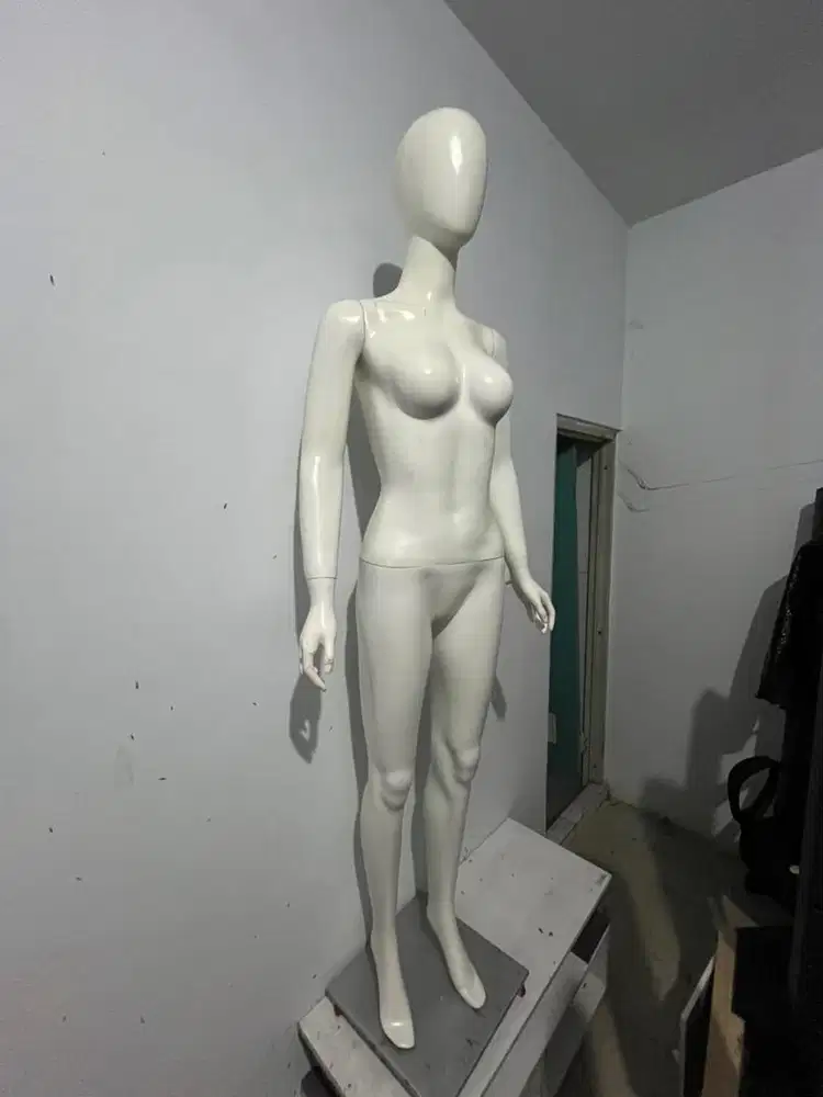 MANNEQUIN CEWEK