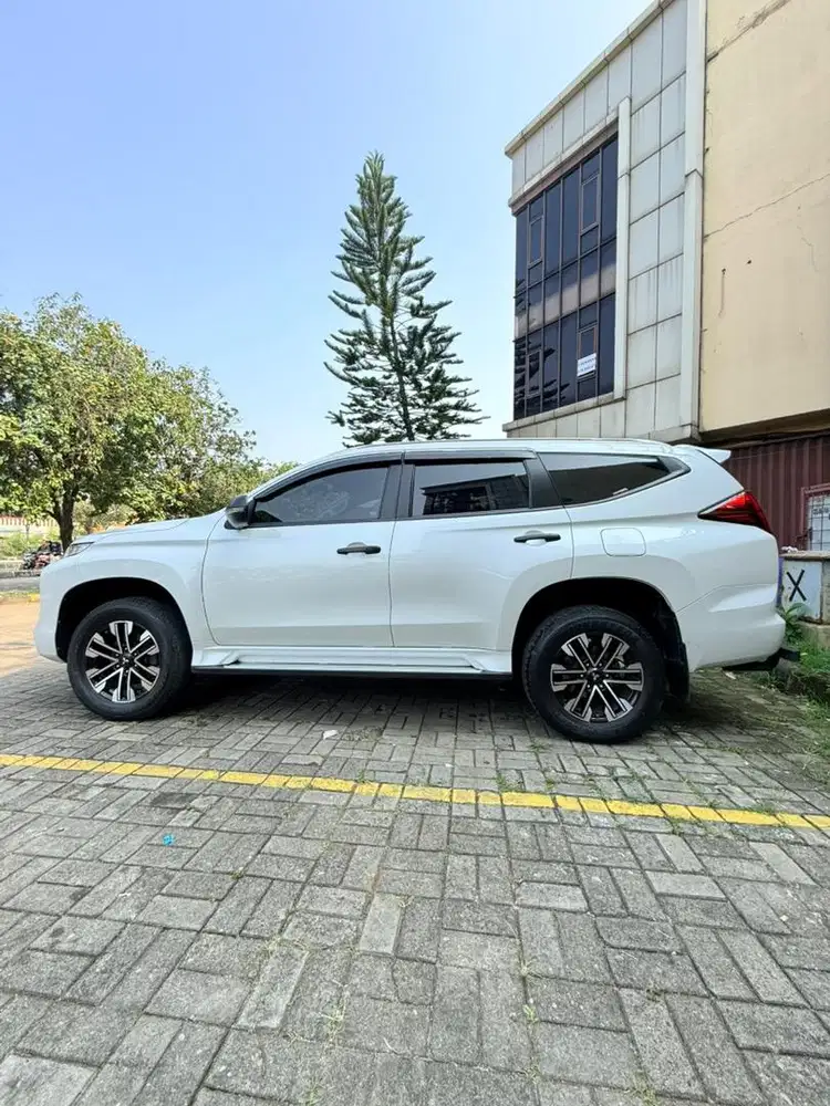 Mitsubishi Pajero Sport Dakar 2022 Tangan 1 Siap Pakai