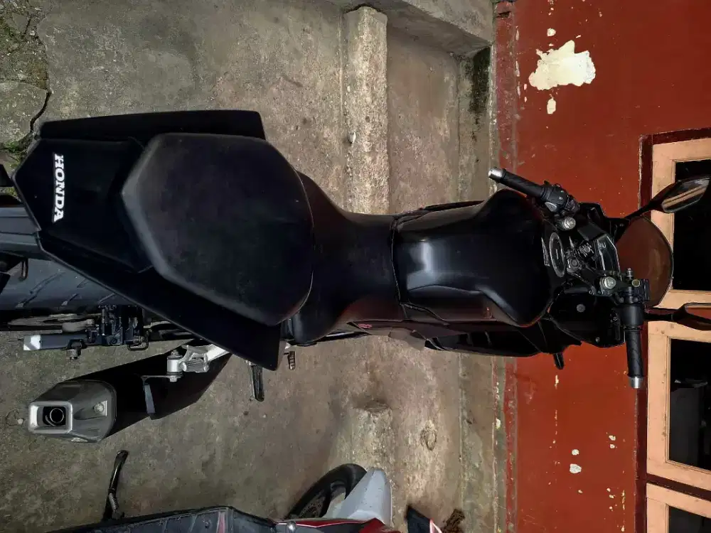 Jual cbr150r 2019 black