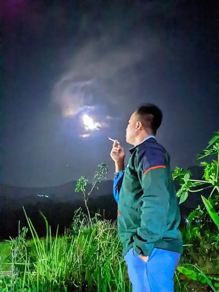 Saya sedang mencari/membutuhkan pekerjaan