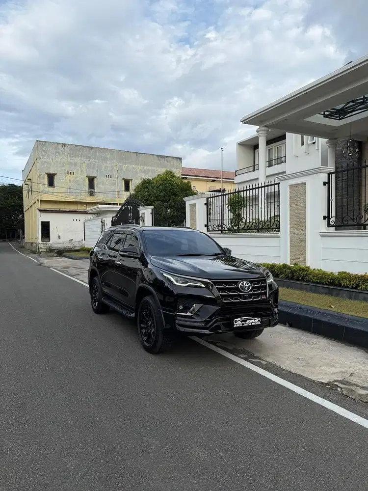 Toyota Fortuner GR 2,8 Sport 2022 metic