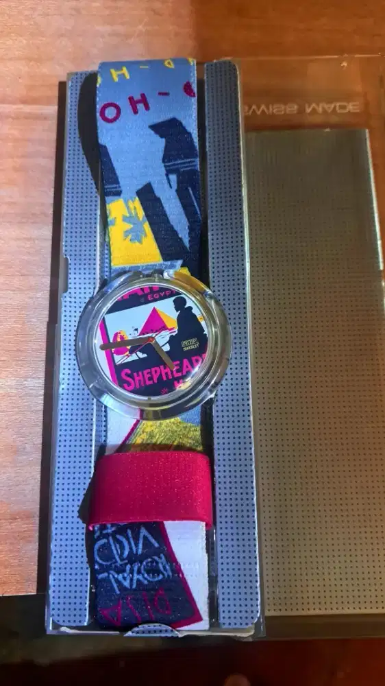 JAM TANGAN VINTAGE  POP-Swatch Raffles PWK 140 from 1991 39mm Diameter