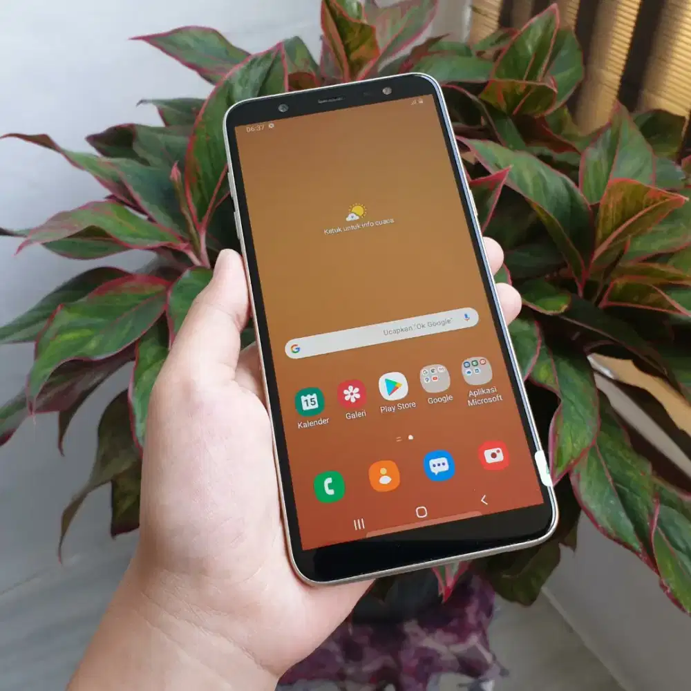 SAMSUNG ON 8|J810F 4GB 64GB MULUS LIKE NEW