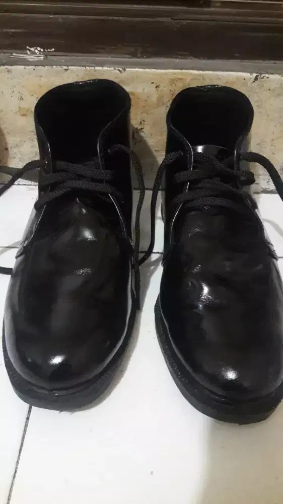 Sepatu PDH nomor 43