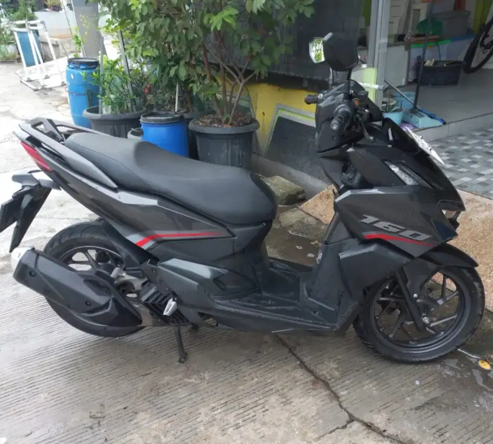 Dijual Vario 160 esp CBS