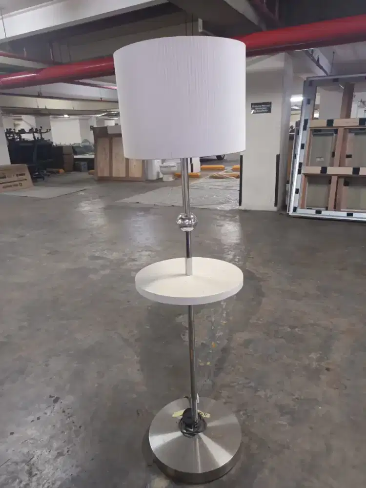 standing lamp x hotel