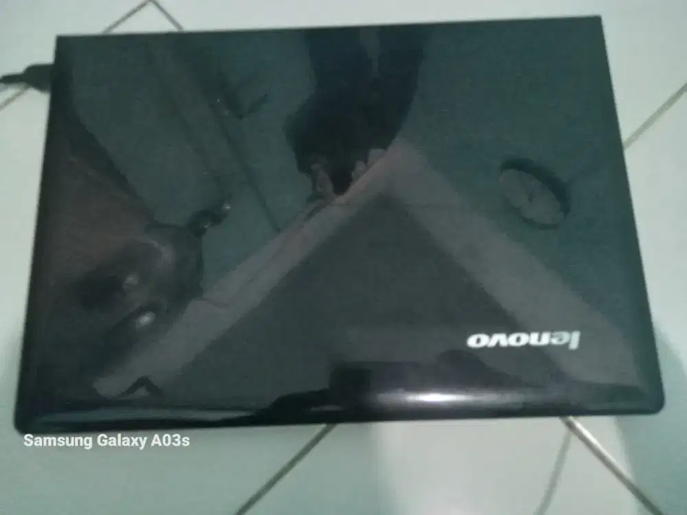 LAPTOP MERK LENOVO IDEPAD 300