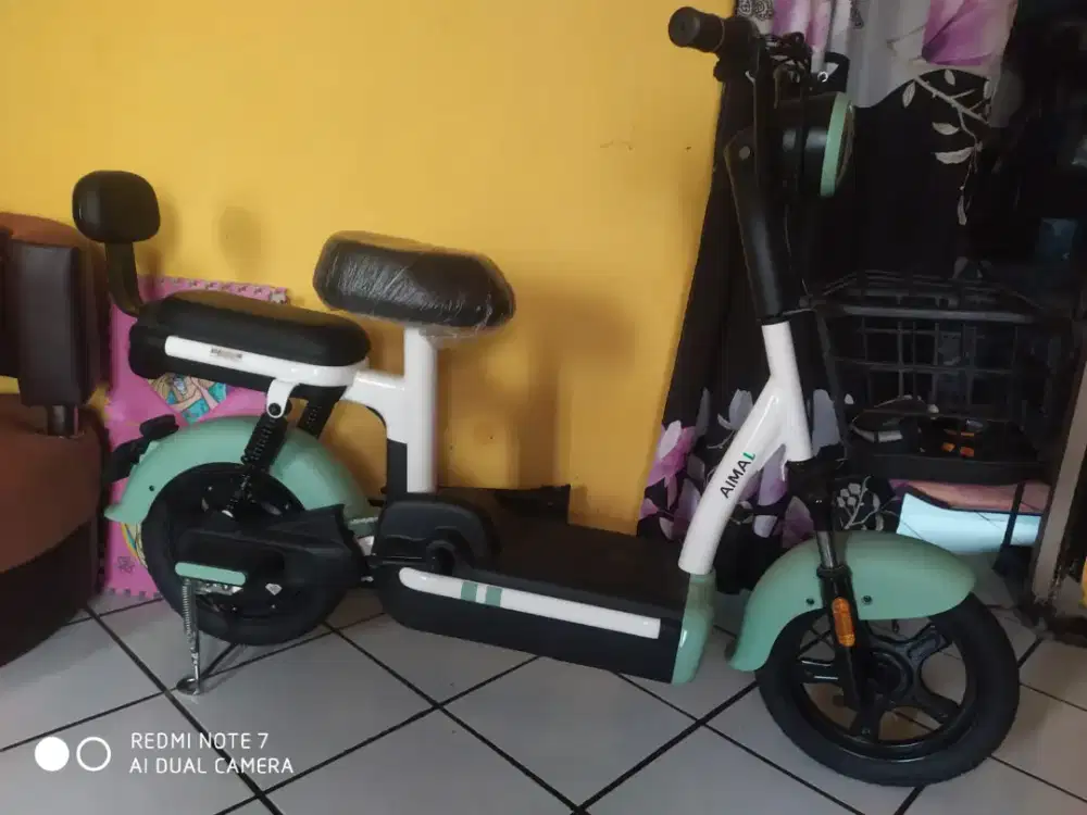 Sepeda listrik aima