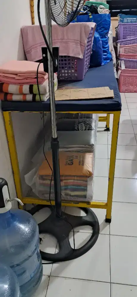 Dijual Cepat Murah ! Meja Setrika Laundry.
