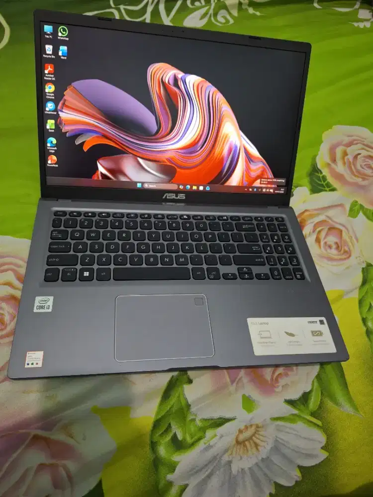 Bismillah dijual laptop asus vivobook slim core i3gen10 siap pakai