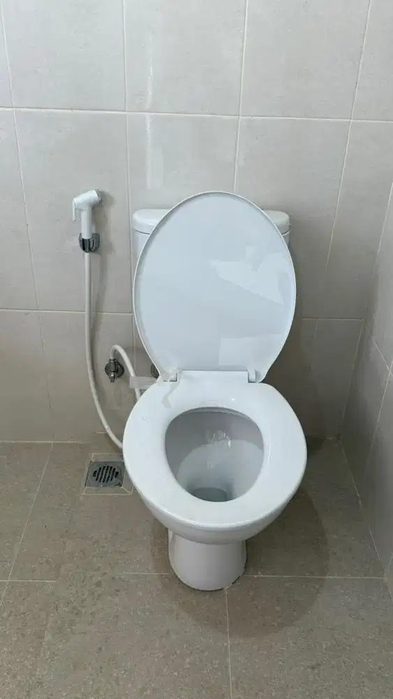 Closet Toto baru