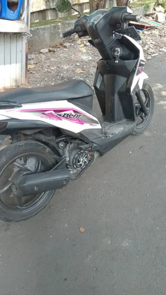 Honda beat 2013 putih mulus