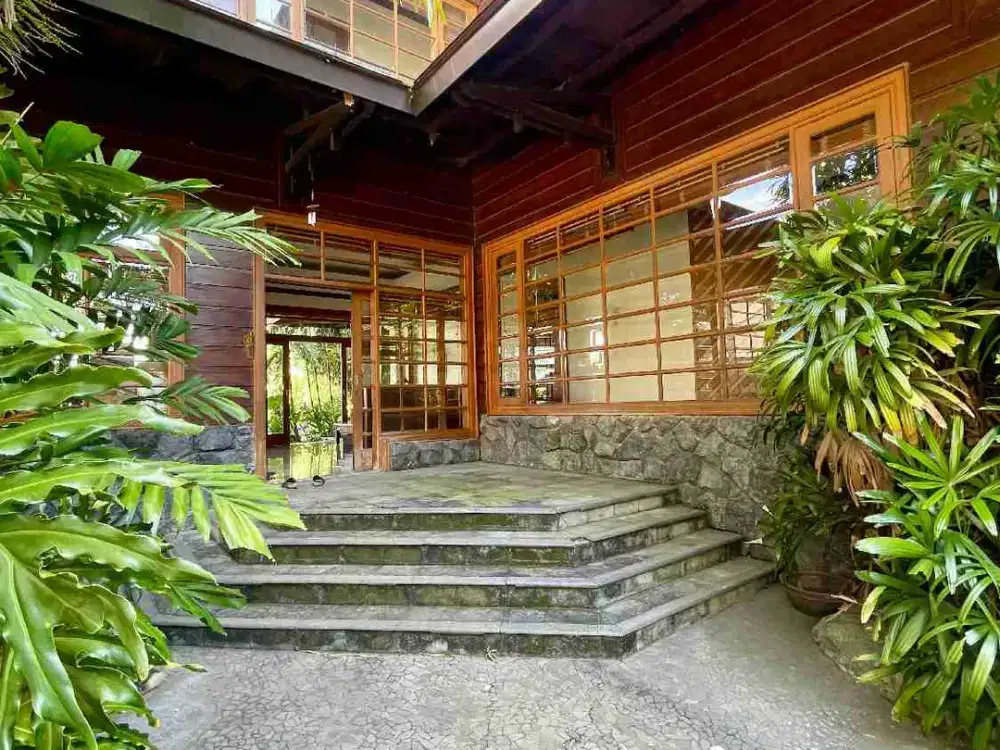 DIJUAL RUMAH ALA VILLA BENTUK NGANTONG