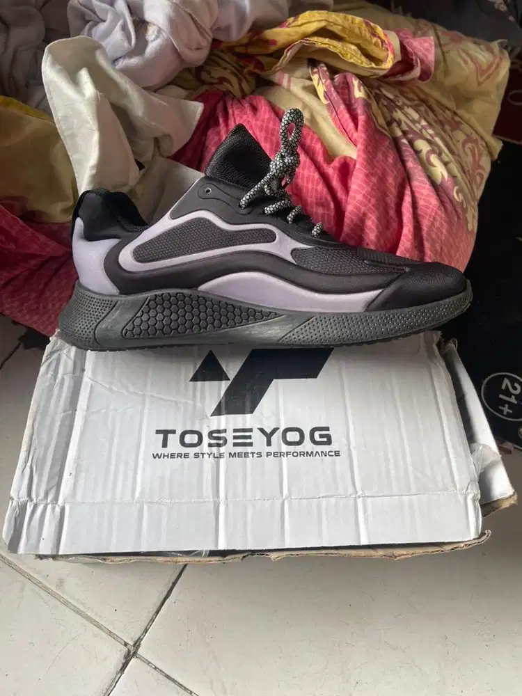Sepatu Casual/Olahraga