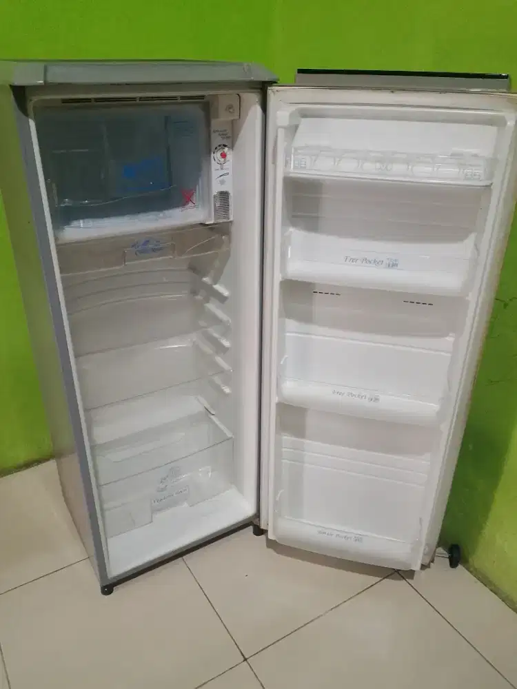 Kulkas Sanyo 1 mesin original dingin