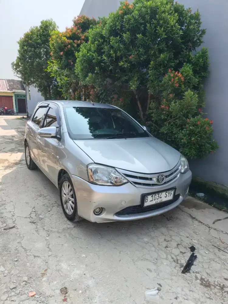 Toyota etios E 2013 istimewa