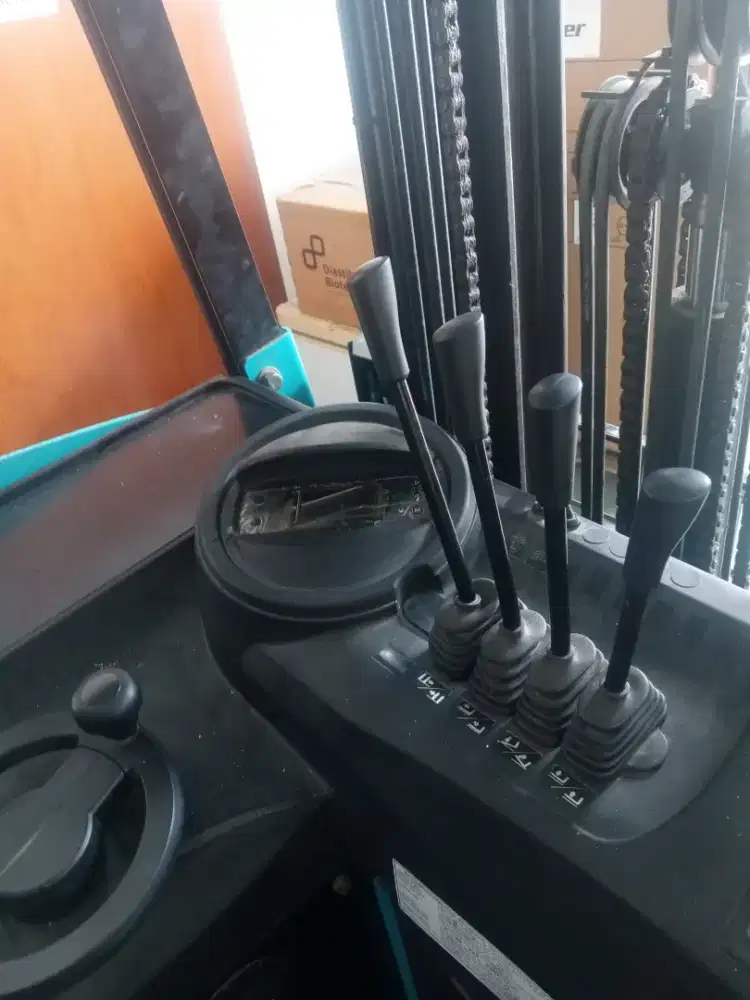 Cari pekerjaan operator forklift