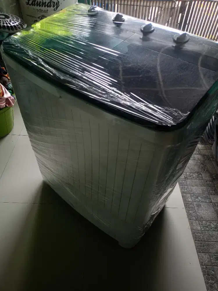 Mesin cuci 2 tabung merk Polytron siap pakai mulus jumbo